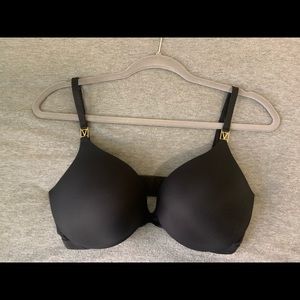 32 DDD Victoria Secret black push up bra